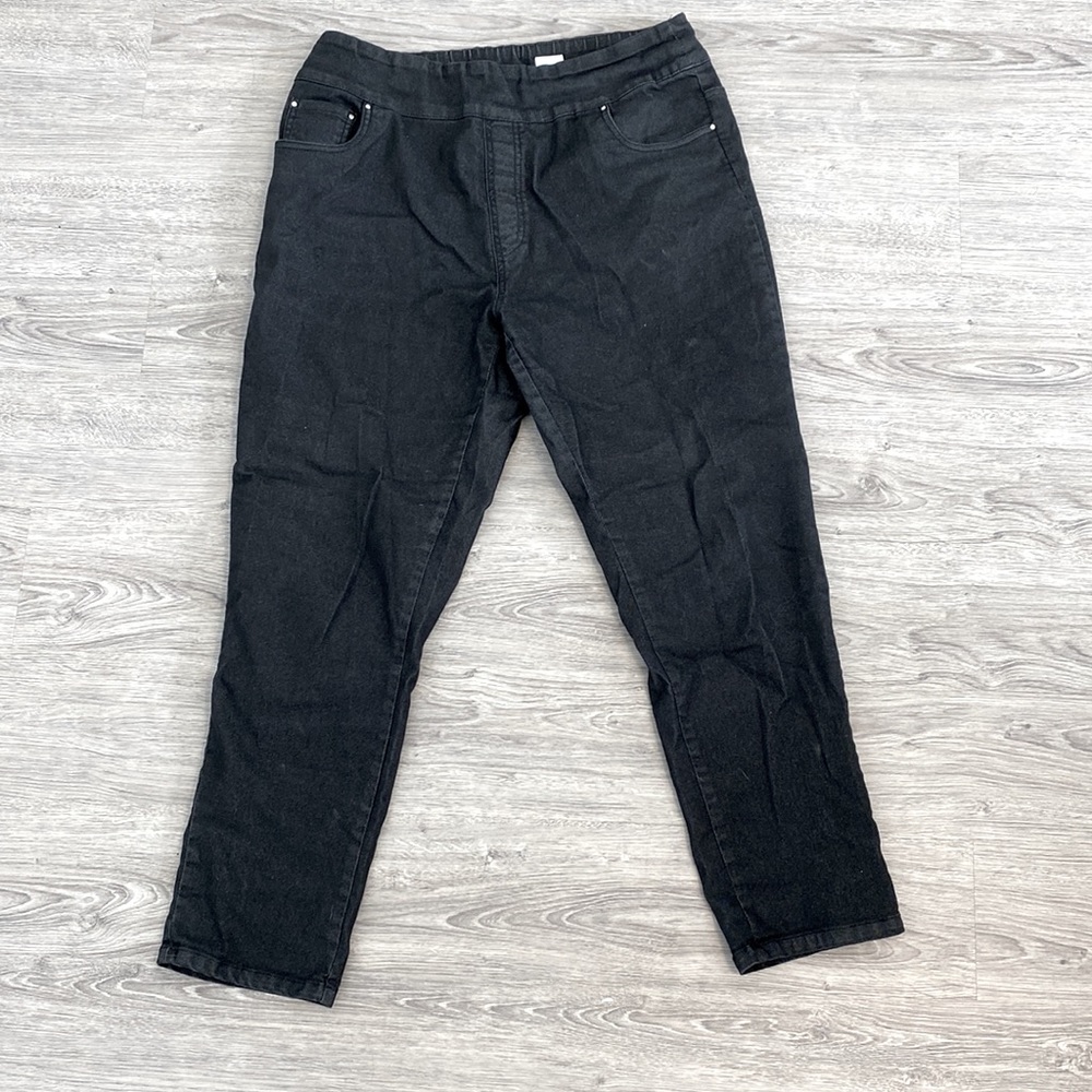 Woman’s Black Jeans